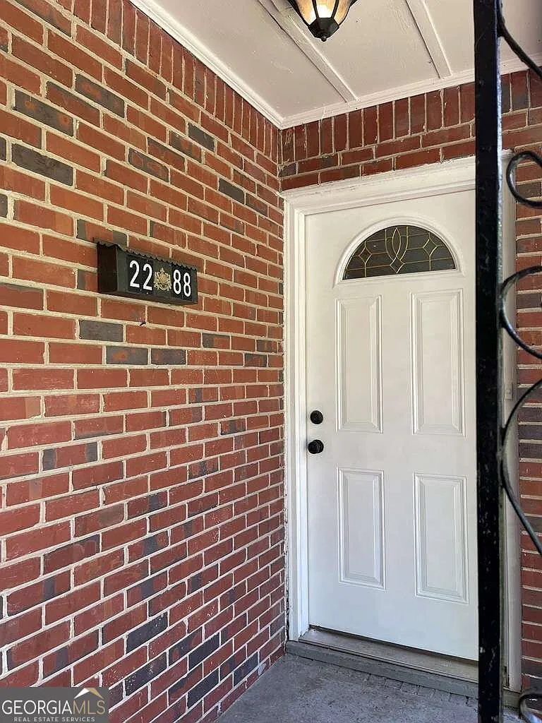 3 bed, 1.0 bath, 1012 sqft, $1,695 — Photo 1