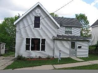 113 Cleveland St, Anamosa, IA 52205