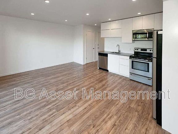 4th image of 50 Frey Pl APT 11