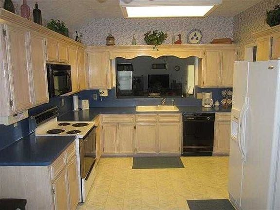 2nd image of 307 S 5th 1/2 St