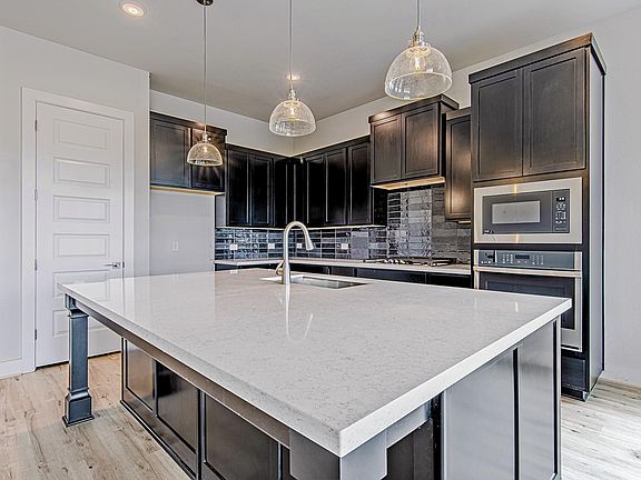 3rd image of 177 Peninsula Point Dr