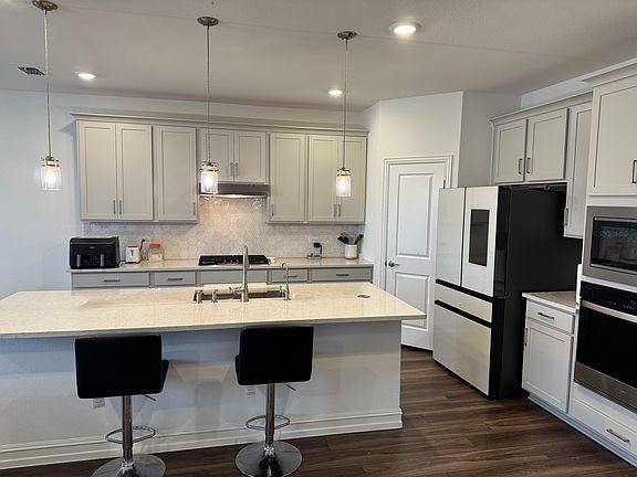 5th image of 1212 Nathan Ln