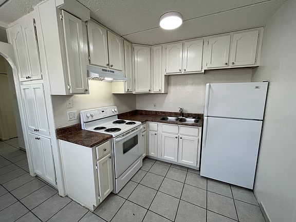 4th image of 769 E Pierce St APT 04