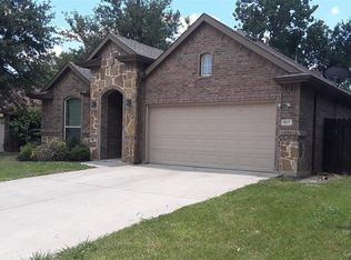 813 Cielo Vista Dr, Grand Prairie, TX 75052