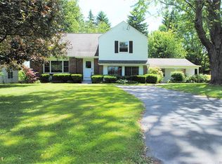 5781 Shoreham Dr, Lake View, NY 14085