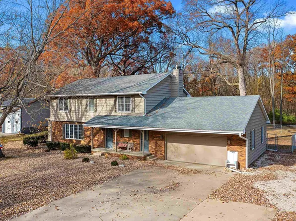 24468 E Oak Park Rd, Canton, IL 61520