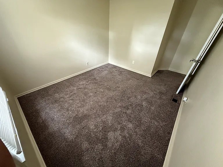 515 N Meridian St #4 — Photo 10