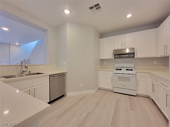 4th image of 10460 Bay Ginger Ln
