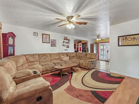 2nd image of 501 Woodridge Dr