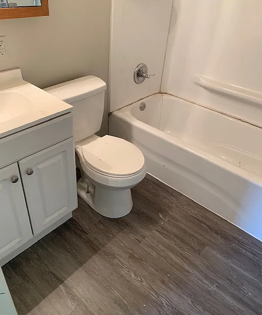 1313 Burrnett Street - 1 — Photo 3