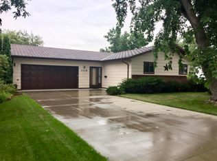 1113 9th St SW, Jamestown, ND 58401