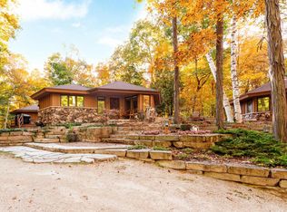 2775 E Moraine Dr, Kewaskum, WI 53040