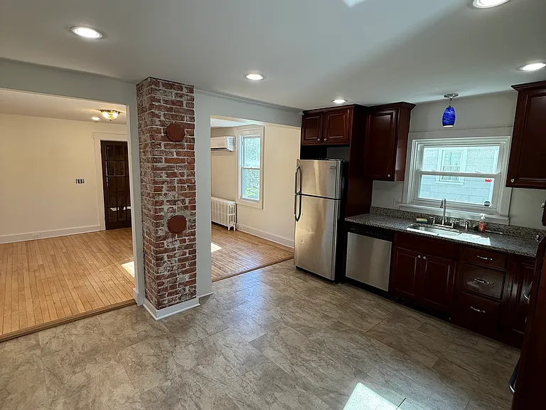 96 W Main St — Photo 3