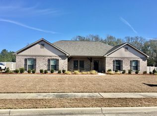 102 Folsom Rd, Dothan, AL 36301