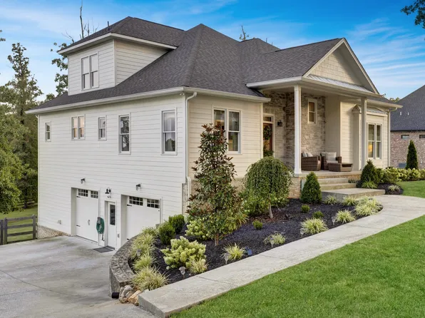 106 Inverness Dr, Burns, TN 37029