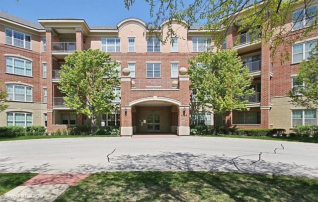 1st image of 2700 Summit Dr APT 305