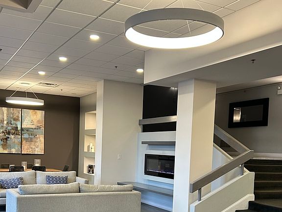 3rd image of 465 W Dominion Dr Unit 404