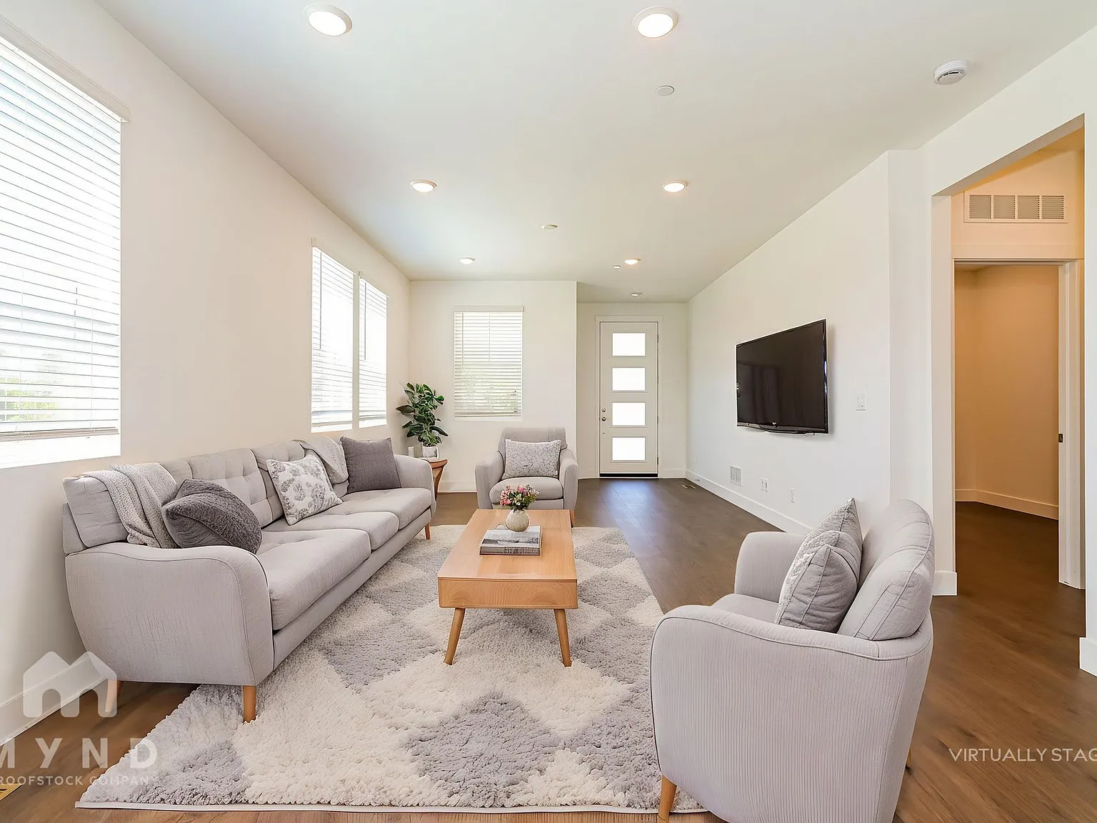 3 bed, 2.5 bath, 2552 sqft, $3,225 — Photo 2