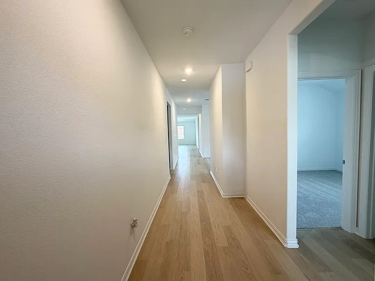 2608 Glacier Rd — Photo 2