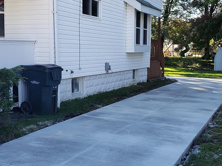 430 Keenan Ave — Photo 2