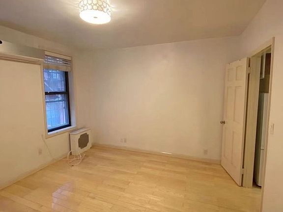3rd image of 43 Henry St #11