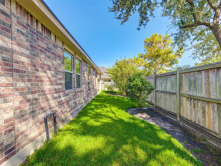 19306 Boulder Bay Ln — Photo 45