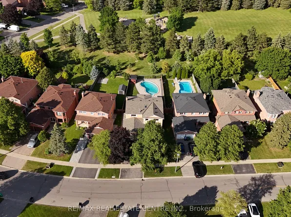 23 Deer Valley Dr, Caledon, ON L7E 2E3