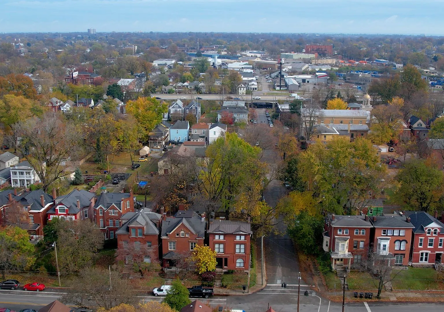 5 Bed/ 2.5 Bath Phenomenal Old Louisville Home — Photo 3