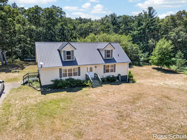 11508 Nichols Rd, Holton, MI 49425
