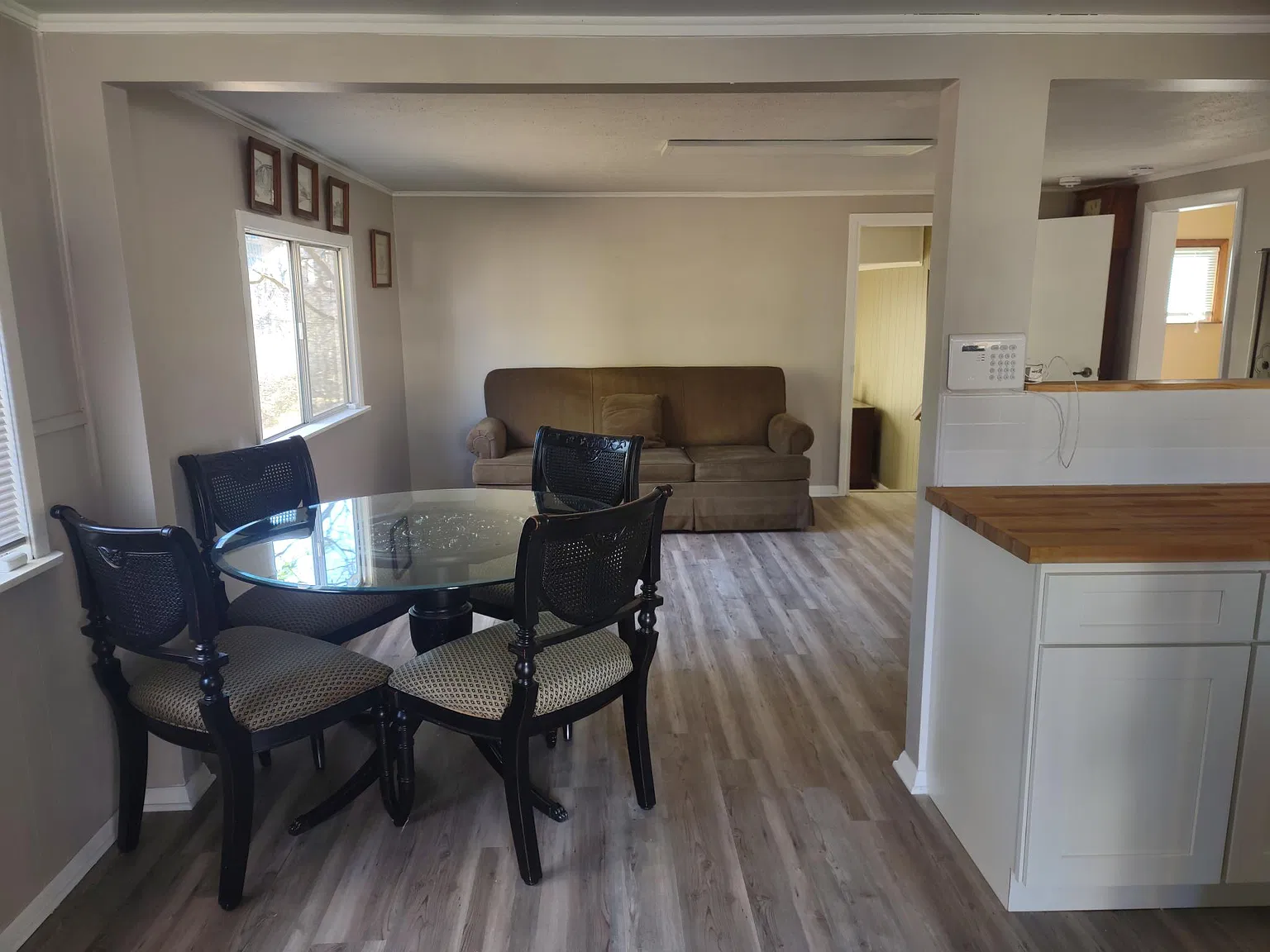 757 W Outer Dr — Photo 2
