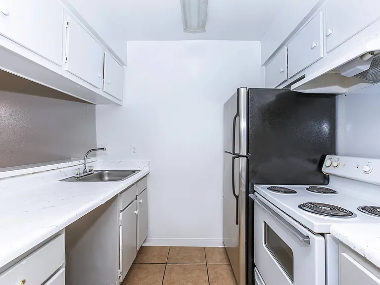Ashley Square Apartments — Photo 35