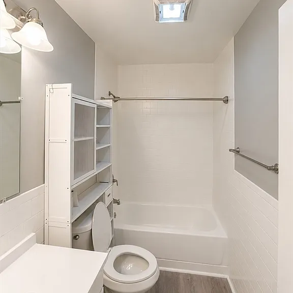 1049 Pleasant St #4 — Photo 14