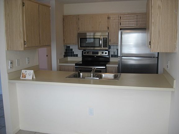 4th image of 5266 Cedarbend Dr APT 3