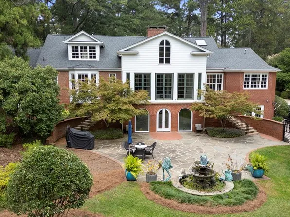 602 Henrietta Ave E, Greenwood, SC 29649
