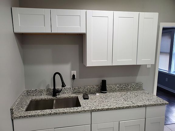 5th image of 6418 S Eberhart Ave