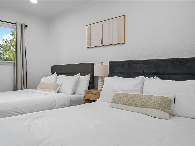 6413 Chimney Creek Cir — Photo 12