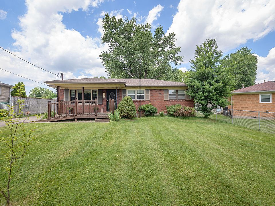 1st image of 407 Beau Brummell Ct