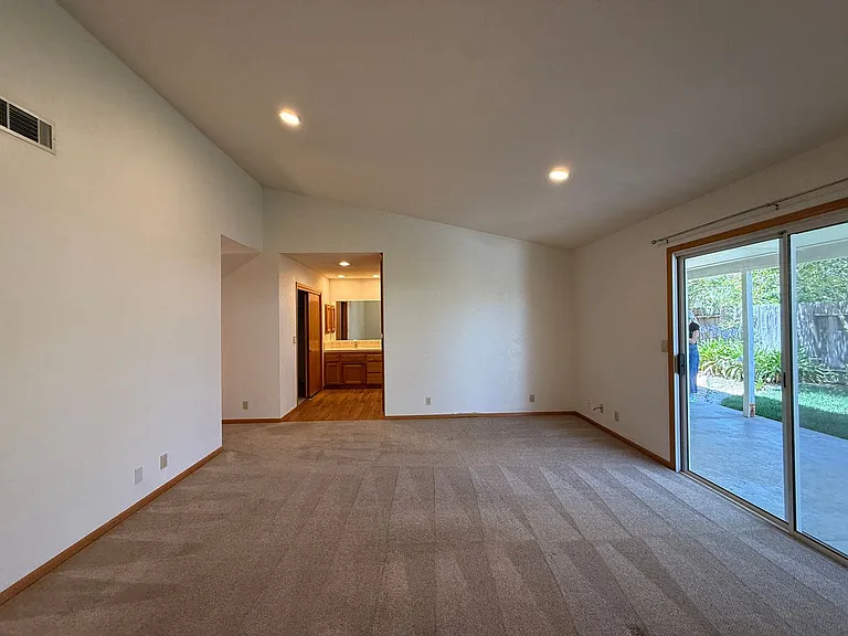 1470 Mercer Ct — Photo 44