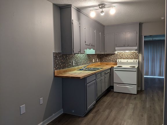5th image of 1220 8th St NE APT B