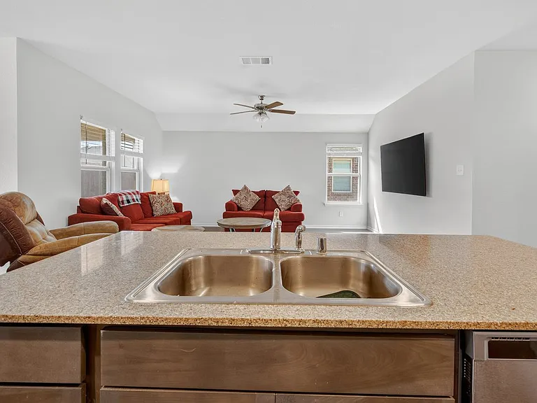 917 Dewy Glen Ln — Photo 7