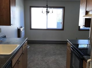 5522 NE Halsey St, Portland, OR 97213