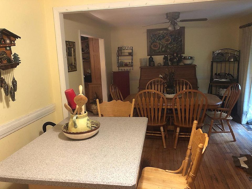 2nd image of 10 Brookview Cir