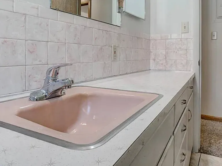 622 W Myrtle St — Photo 8