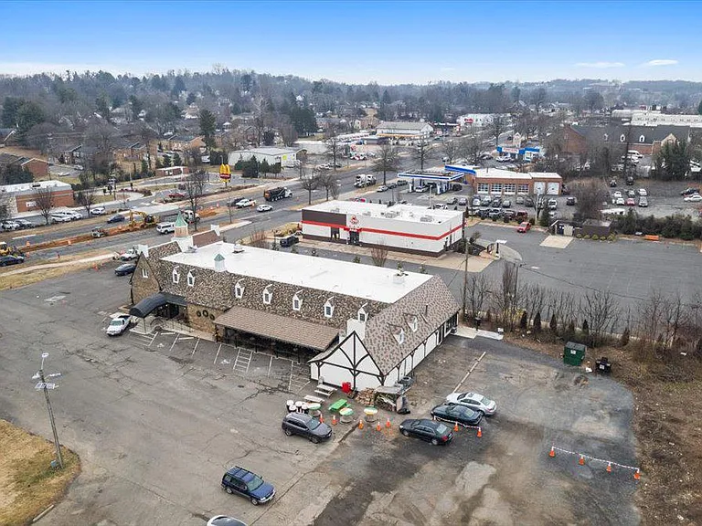 380 Broadview Ave #2 — Photo 23