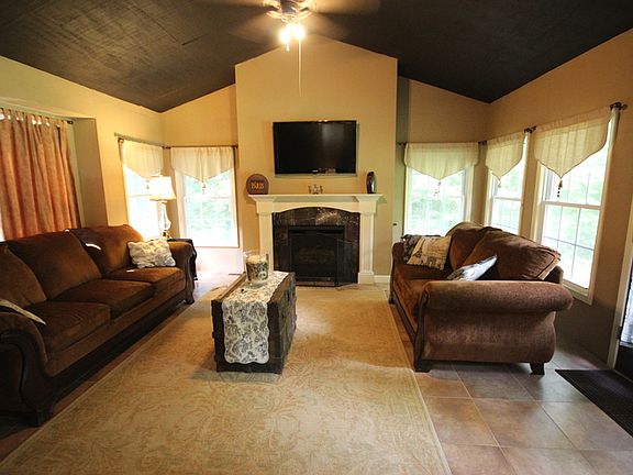 5th image of 54864 Black Oak Ct