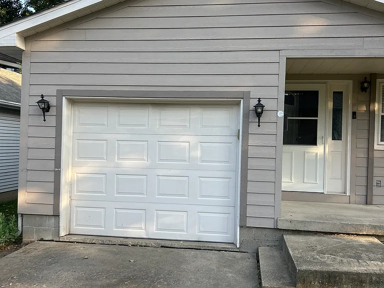 2829 E Wood St — Photo 2