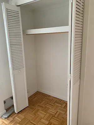 Rented by M.Grossman R.E. Management | media 13