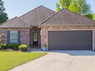 313 Sun Ridge St, Youngsville, LA 70592