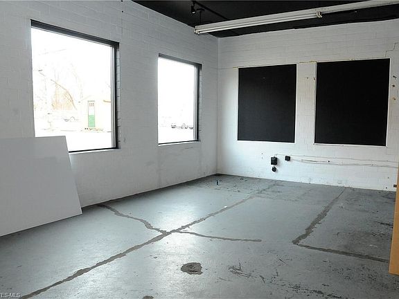 3rd image of 118 S 7th St