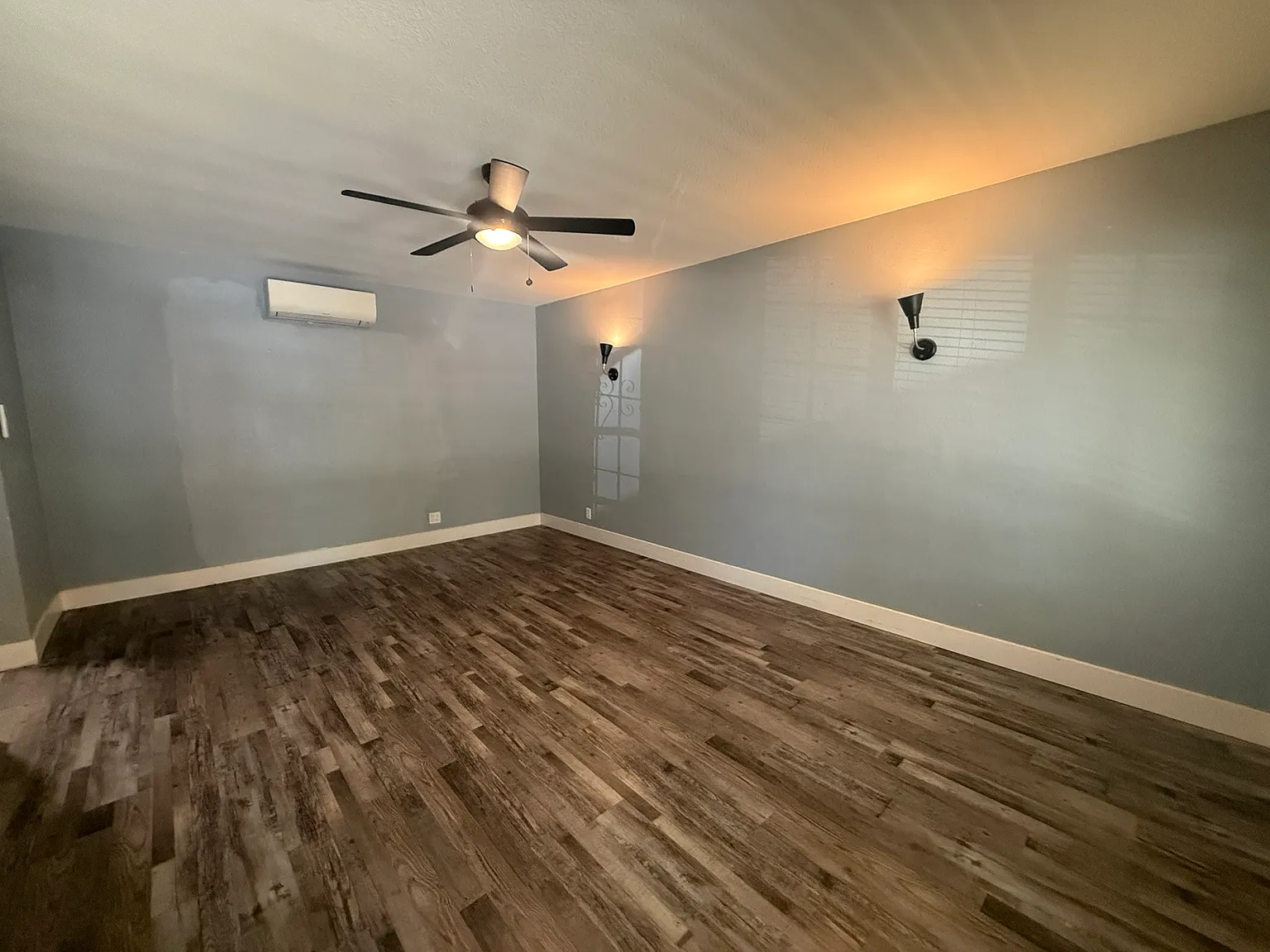 2 bed, 1100 sqft, $2,295 — Photo 2